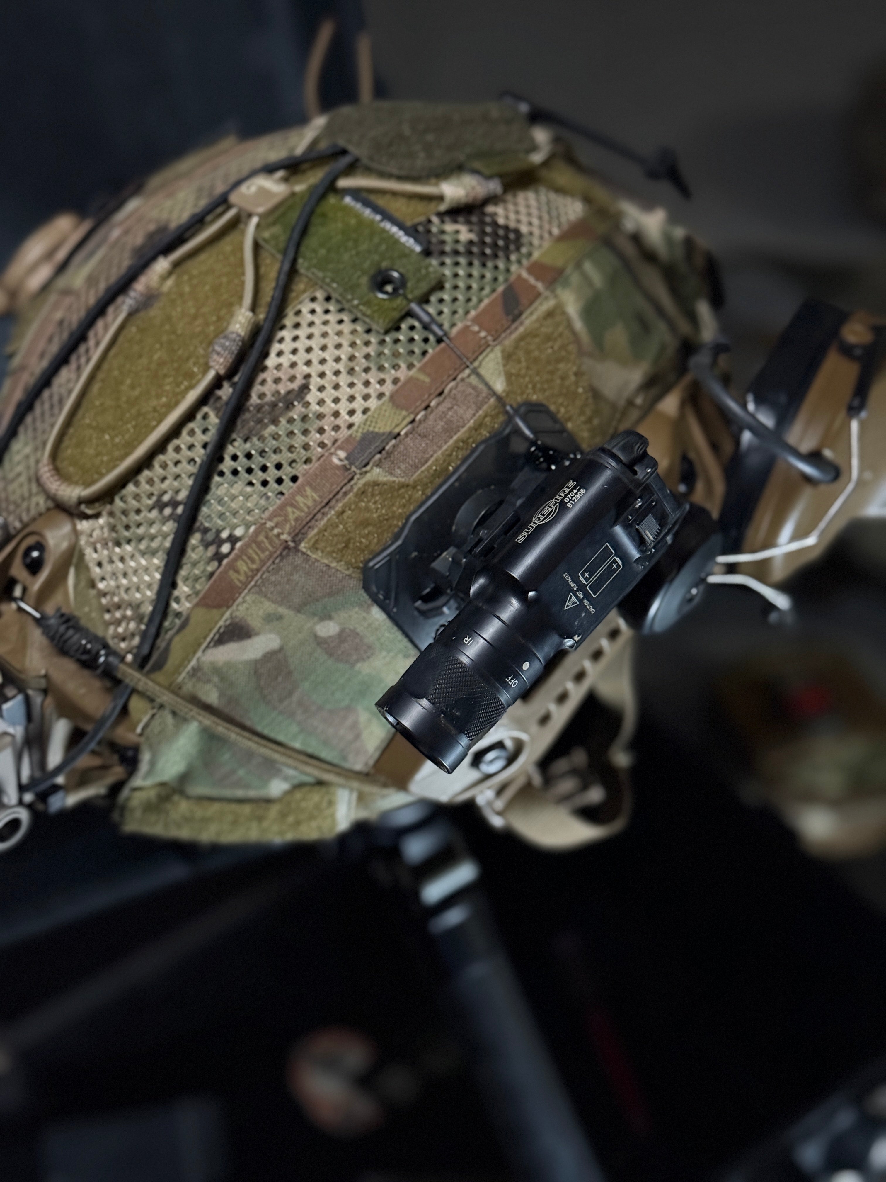 新型　THYRM VariArc VS TAN 新品　Surefire VariArc-VS Universal Helmet Light Mount for Ballistic